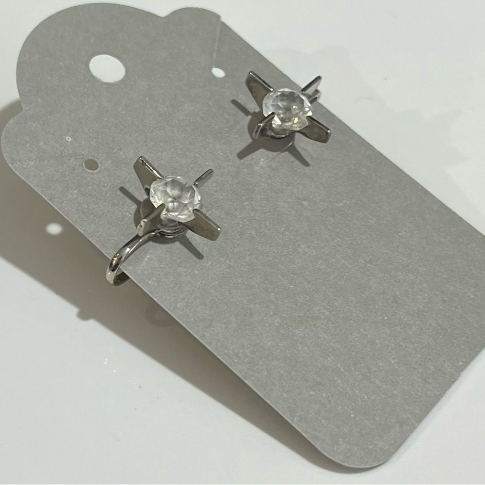 VINTAGE SCREW/CLIP-ON EARRINGS - Picture 7 of 8